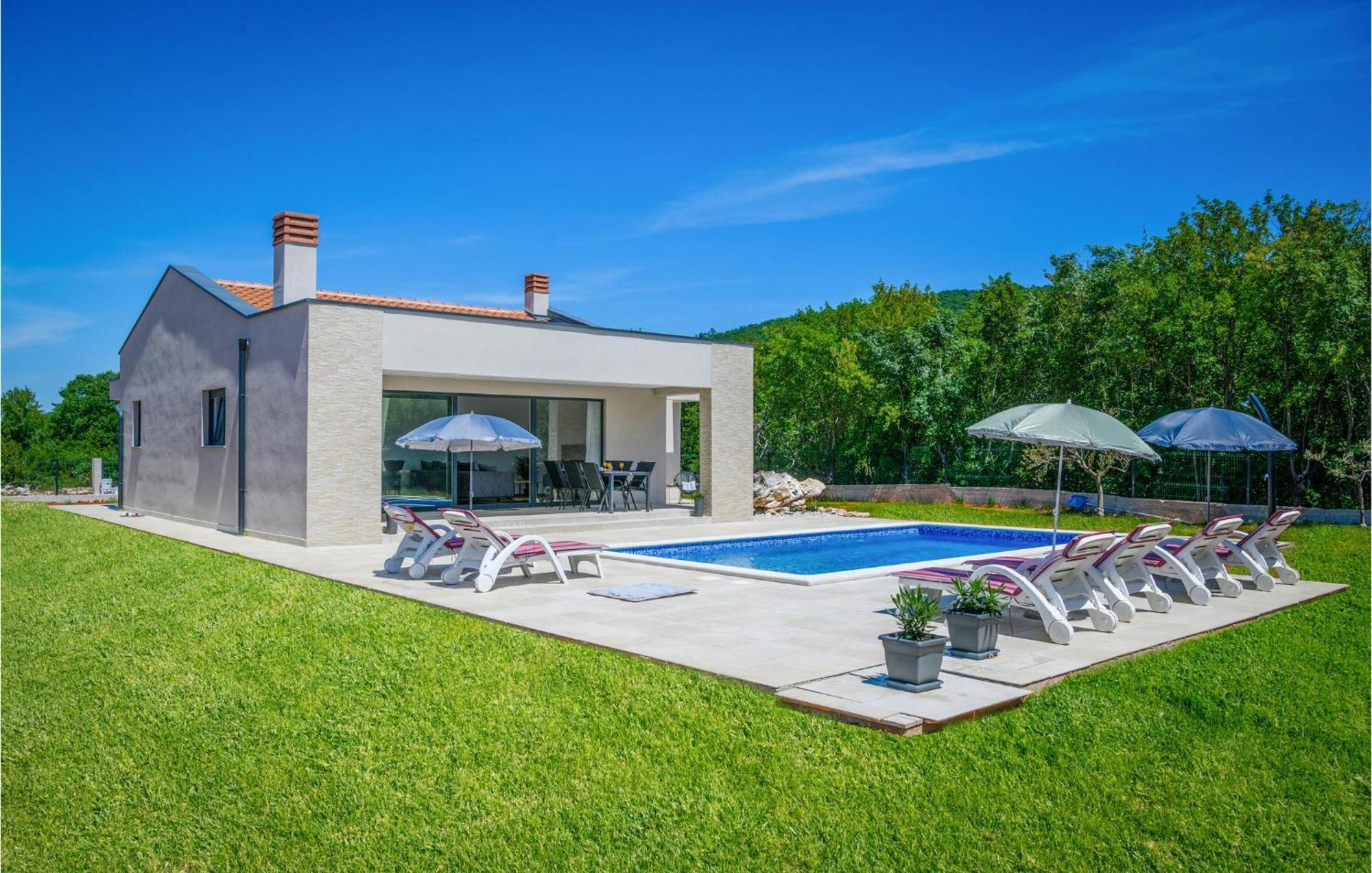 Amazing In With Outdoor Swimming Pool Hébergement de vacances